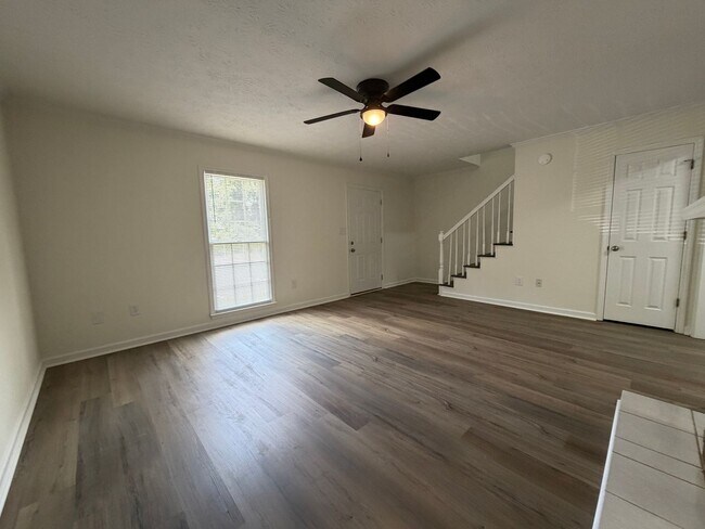 Building Photo - 2 Bedroom 2.5 Bath Condominium in Sweetwater Plantation
