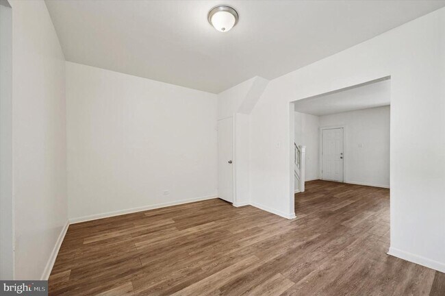 Building Photo - 5427 Delancey St