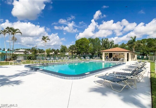 Building Photo - 13134 Feather Sound Dr
