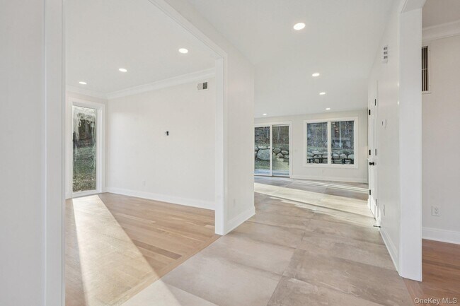 Building Photo - 400 Phillips Hill Rd