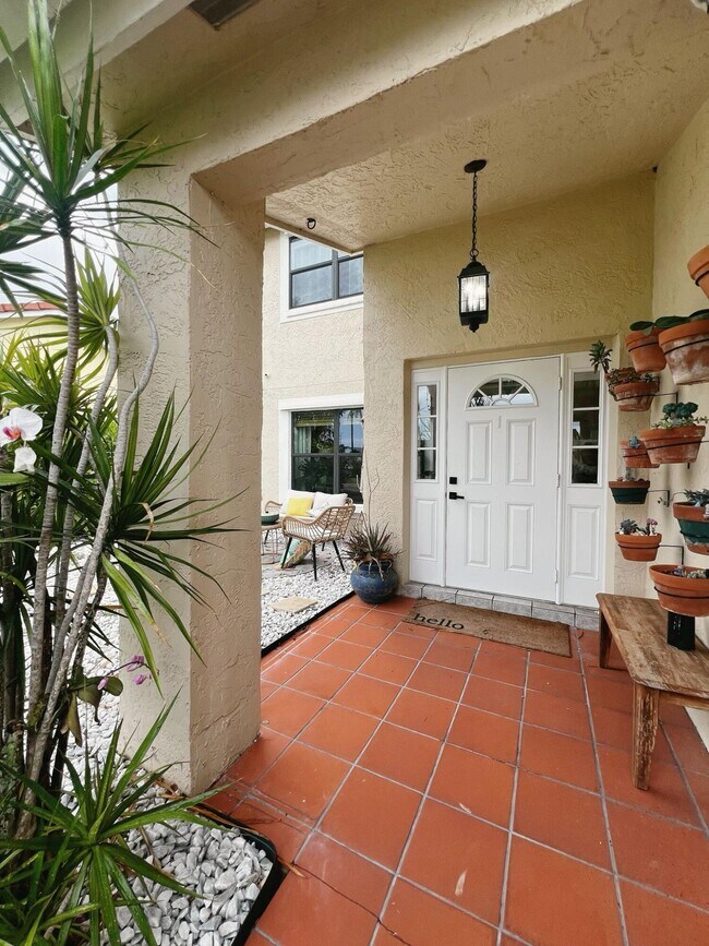 Building Photo - 9775 Arbor Meadow Dr