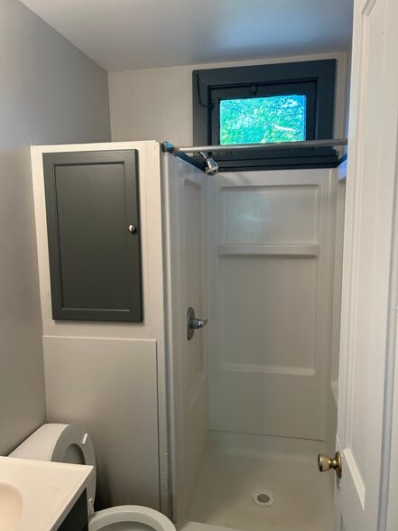 Building Photo - 1360 S Arch Ave