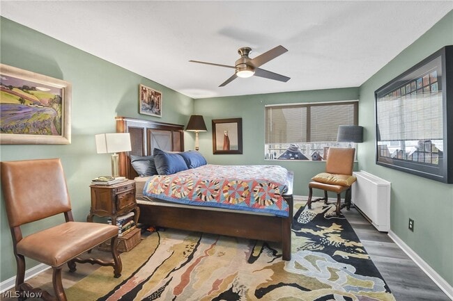 Building Photo - 10301 Lake Ave