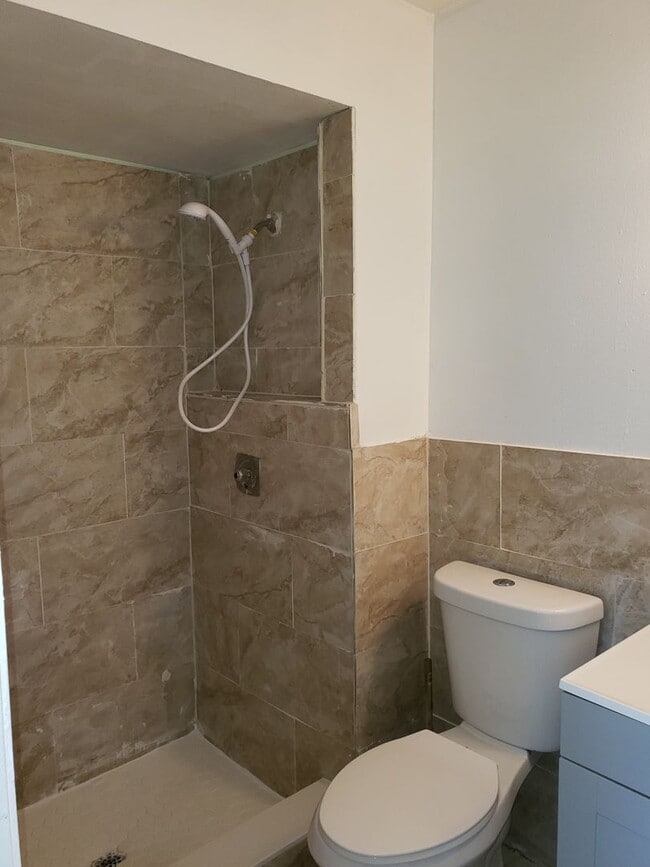 Building Photo - 2 BR / 2 BA Condo with Attached Garage and...
