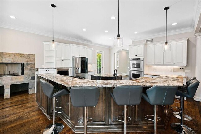 Building Photo - 11140 W Rd