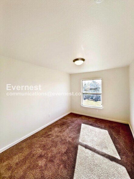 Building Photo - 3530 E Richmond Rd