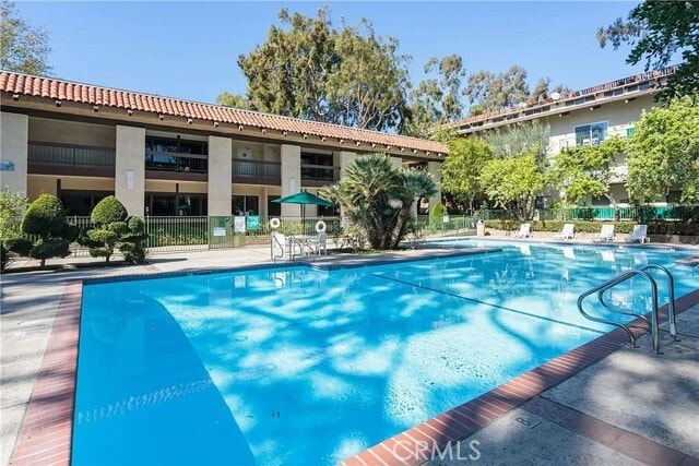 Building Photo - 5460 White Oak Ave