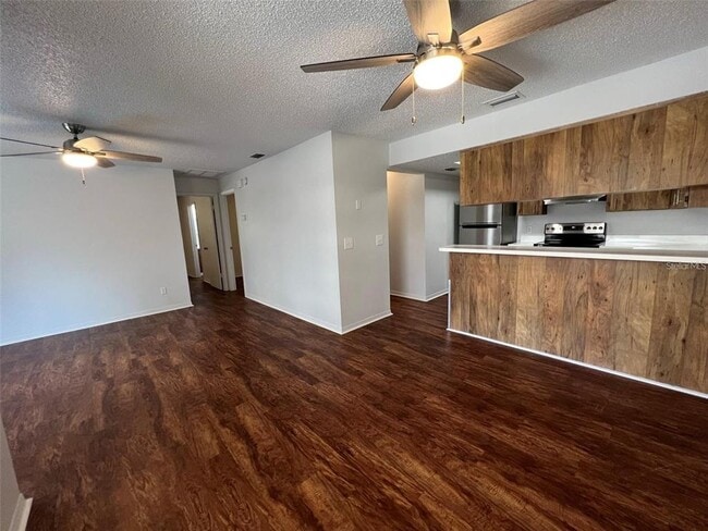 Building Photo - 3151 Bloomingdale Villas Ct