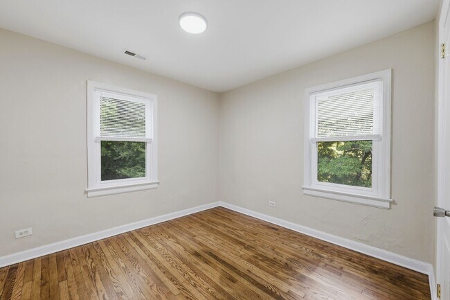 Building Photo - One Level Home Near University of Lynchburg