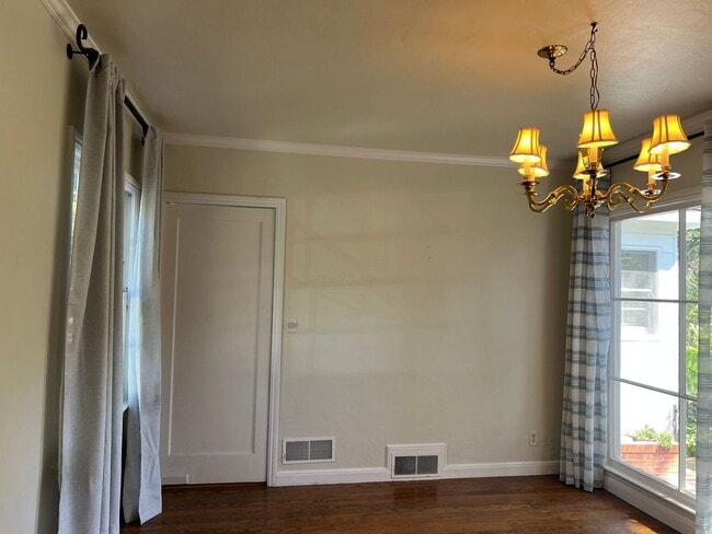 Building Photo - Beautiful Home in Burlingame!!