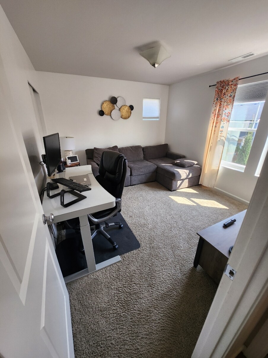 Building Photo - 4425 30th Dr SE