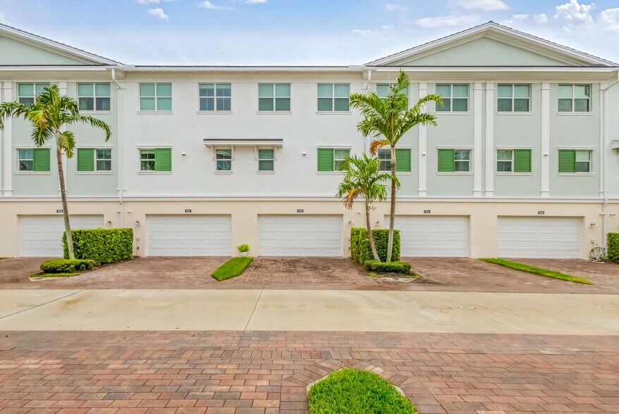 Building Photo - 7089 Edison Pl