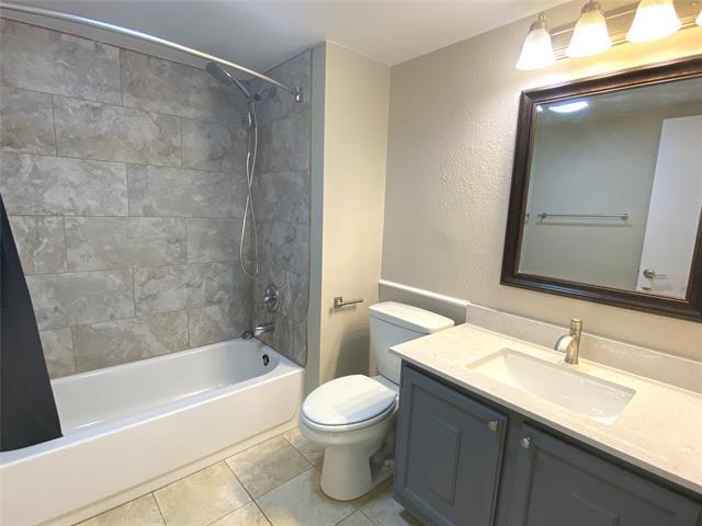 Building Photo - 2704 Winding Creek Dr