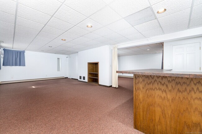 Building Photo - 428 Maple St