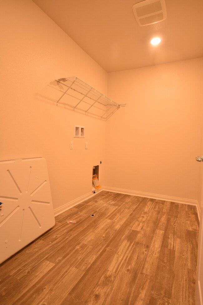 Building Photo - 656 Martina St