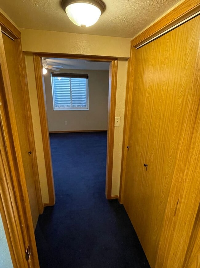 Building Photo - West Side 3 bedroom, 2 bathroom home for rent