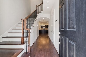 Building Photo - 1815 Crestdale Dr