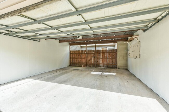 Building Photo - 1201 McDuffie St