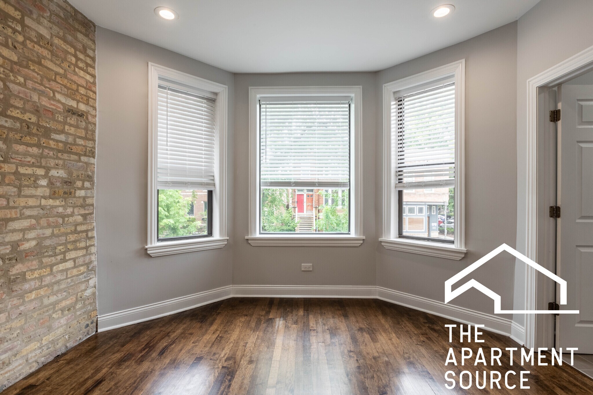 Building Photo - 2019 N Hoyne Ave