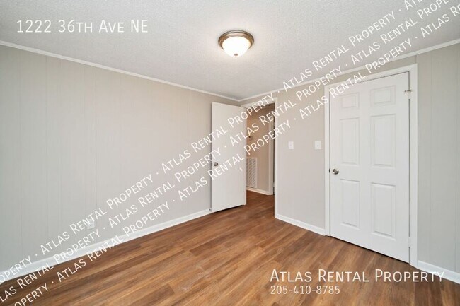 Building Photo - 1222 36th Ave