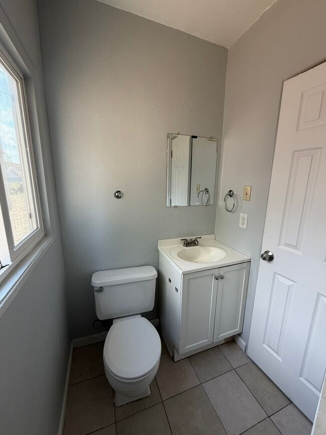 Building Photo - Great Home In Downtown Fountain!
