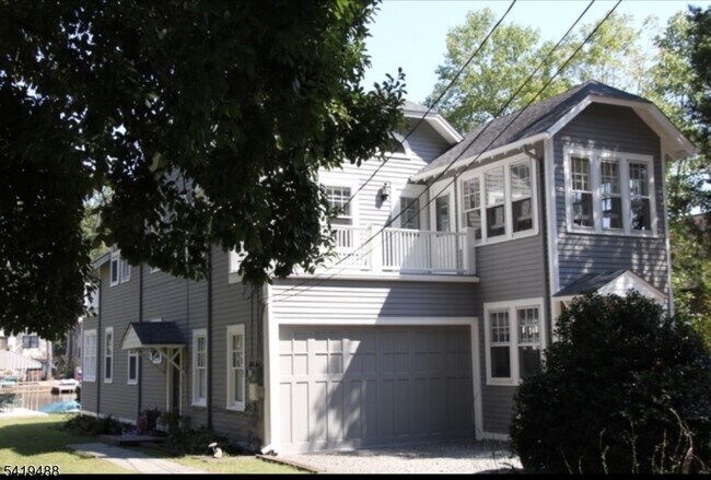 Building Photo - 20 Seneca Trl