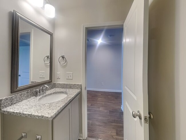 Building Photo - Apply today! Ashton Lakes
