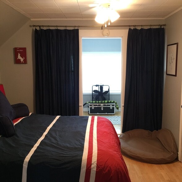 Bedroom 1 - 2428 N Dakota St