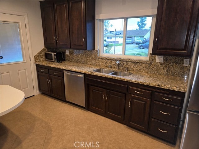 Building Photo - 6604 Dillman St