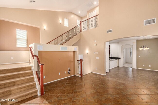 Building Photo - 2948 N Evergreen St