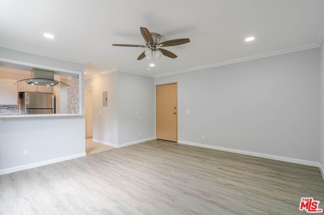 Building Photo - 10900 Blix St