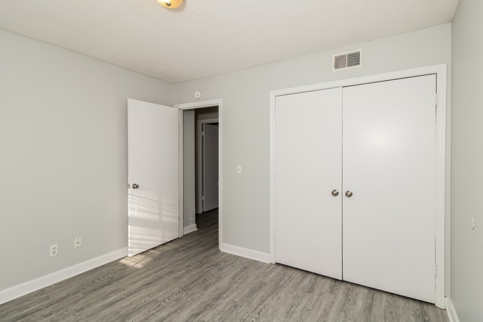 Building Photo - 1808 Laredo Dr