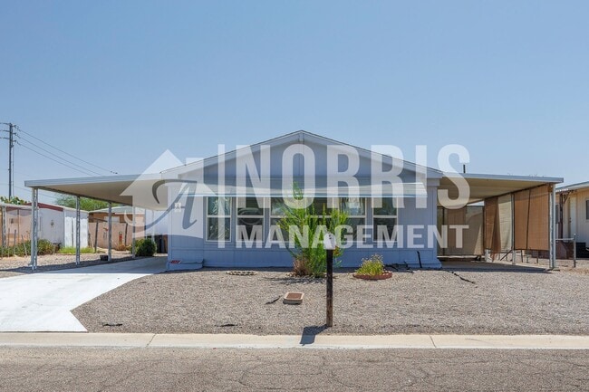 Primary Photo - Great Location, Great Home with all Applia...