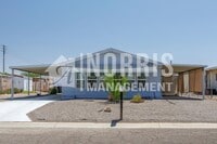 Building Photo - Great Location, Great Home with all Applia...