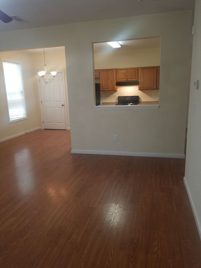 Building Photo - 4 Bedroom Single Family Home in Morrow!