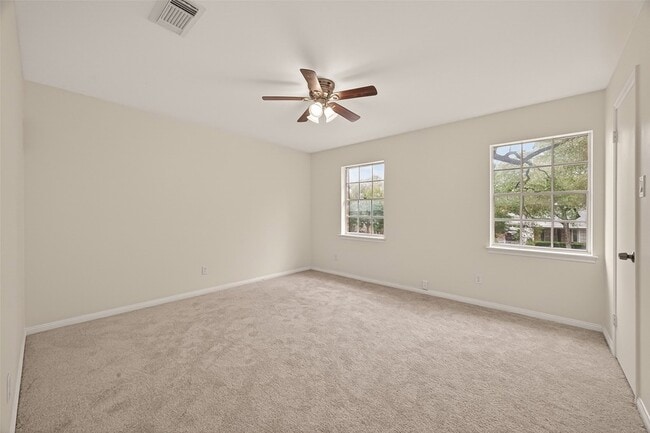 Building Photo - 422 Willow Vista Dr