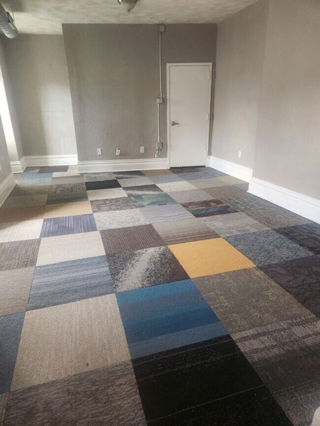 Building Photo - 1608 Lowrie St