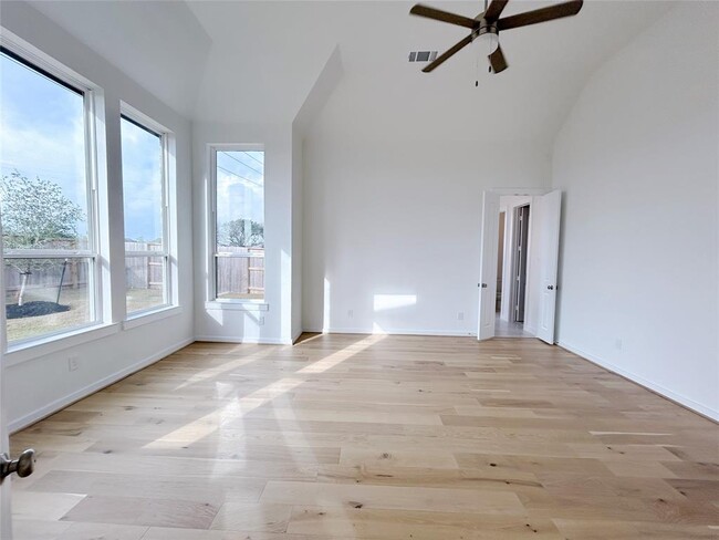 Building Photo - 5222 Tahoe Ct