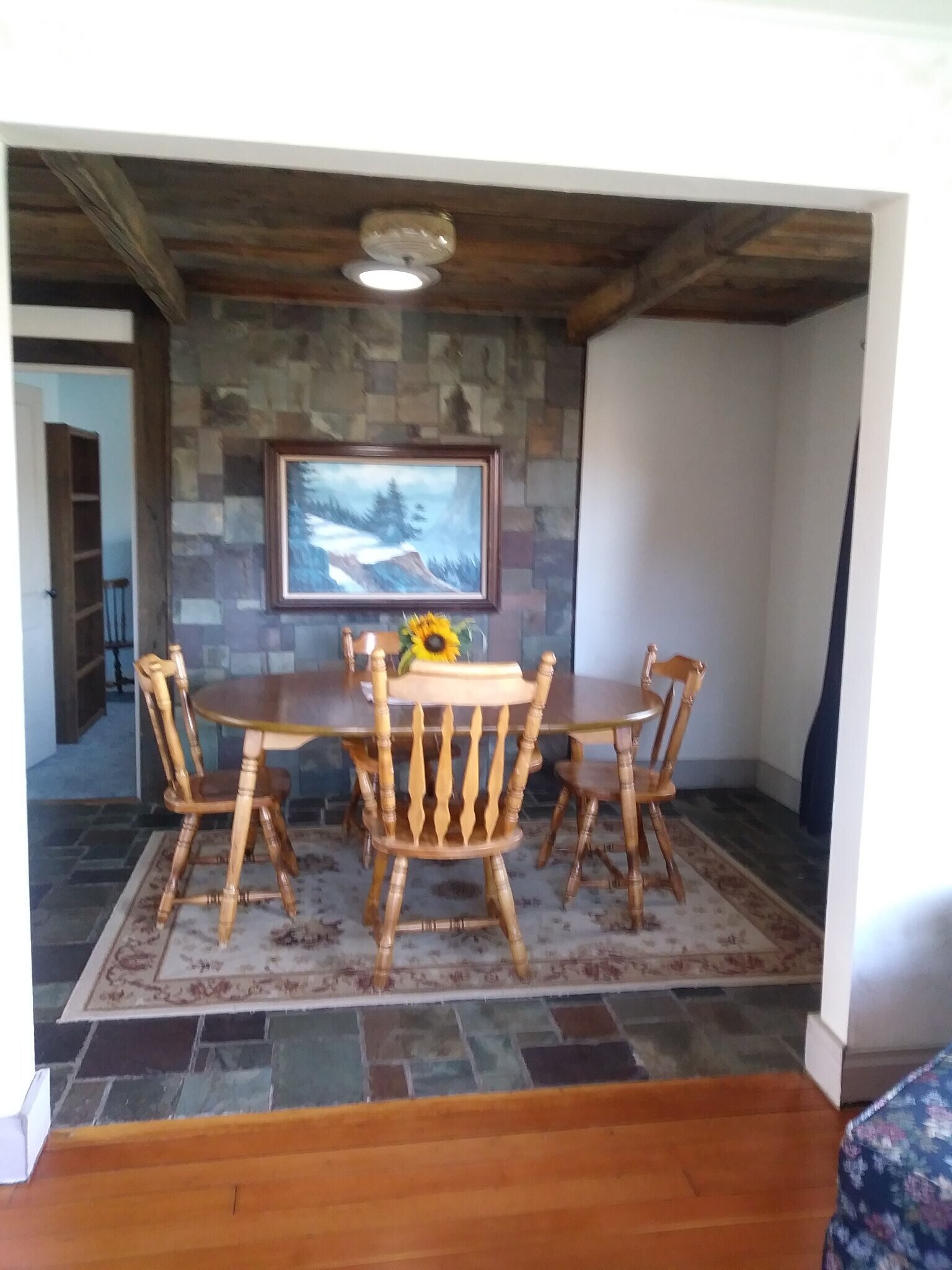 Building Photo - 3019 Hewlett Gulch Rd
