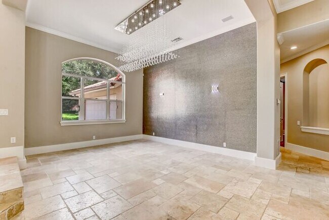 Building Photo - Stunning 5-Bedroom Pool Home on Nearly 2 Acres!