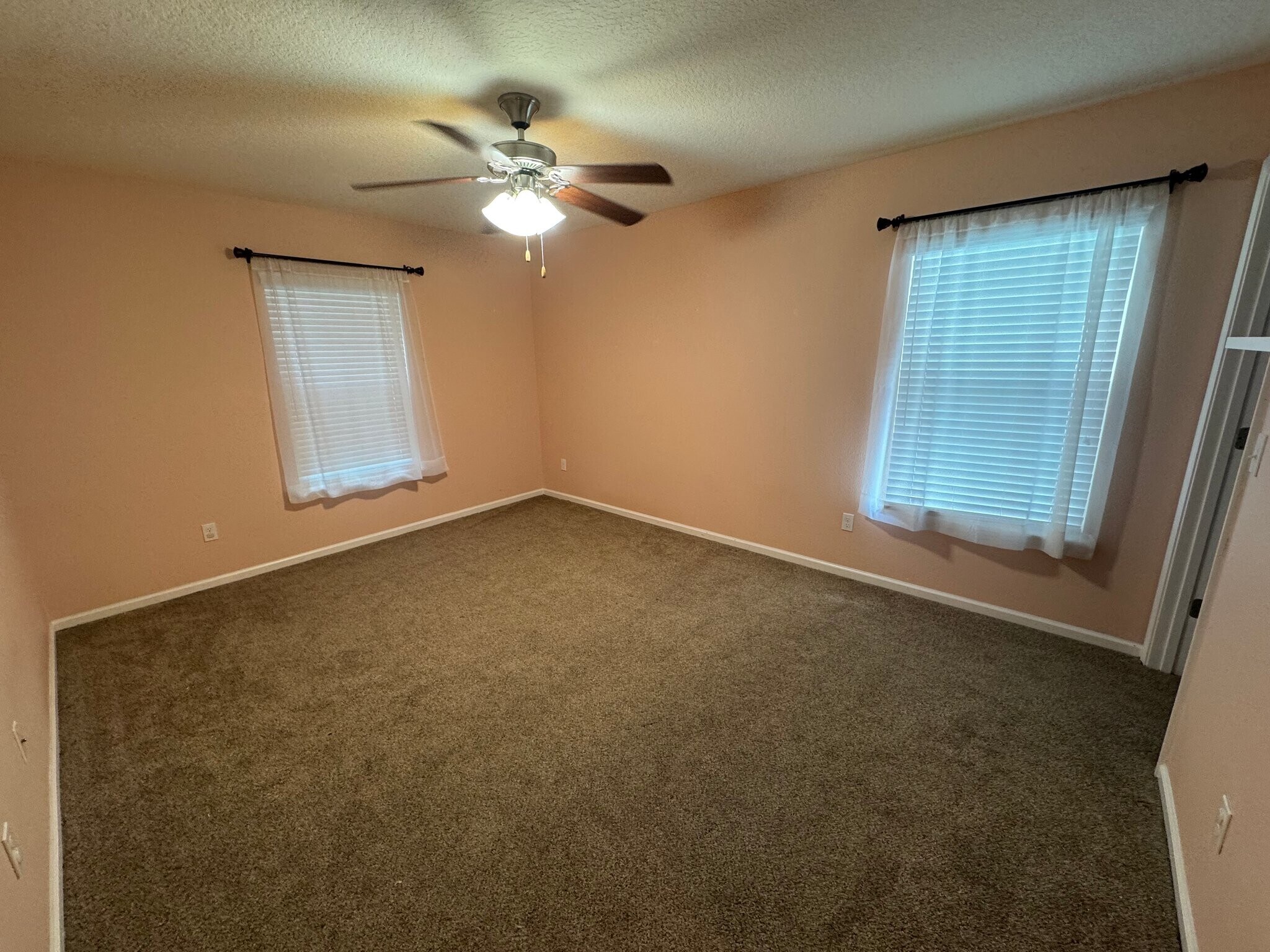 Building Photo - 5409 Parkside Lakes Dr