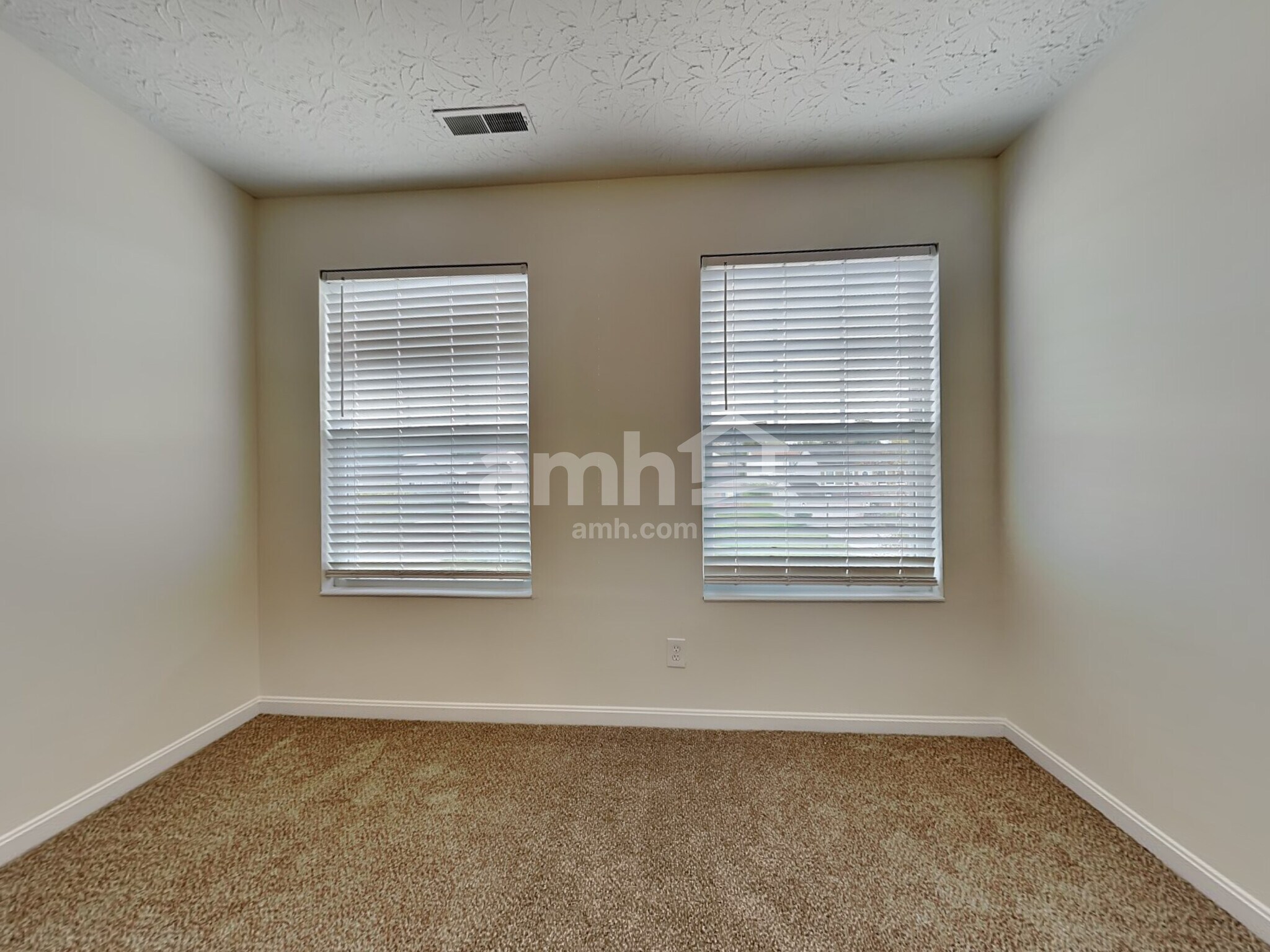 Building Photo - 3202 Meadoway Ct