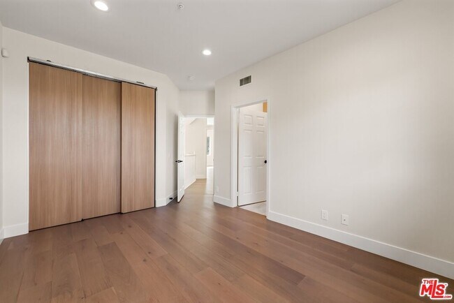 Building Photo - 18500 St Moritz Dr