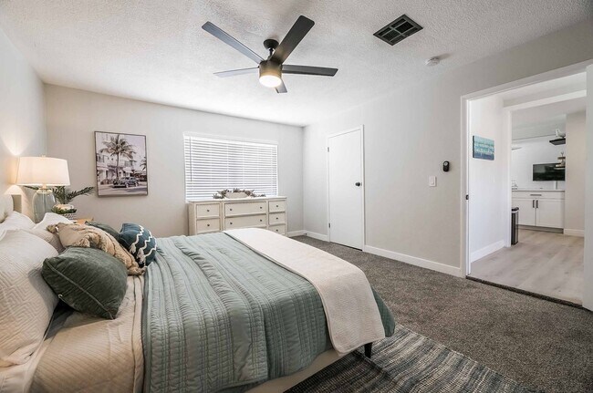 Building Photo - AMERICANA Property Mgmt - Fully furnished ...