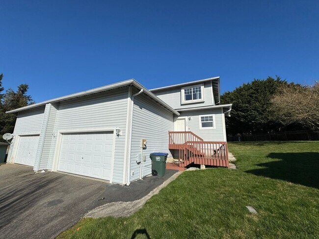 Building Photo - BH T 1335