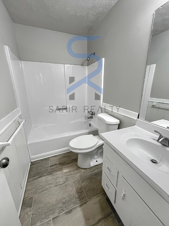 Building Photo - 6224 Wellington Dr
