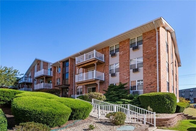 Building Photo - 43 Bullocks Point Ave