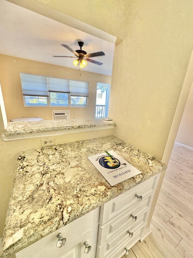 Building Photo - 39 Waltham B