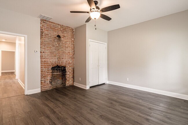 Building Photo - Charming 4 Bedroom For Rent.