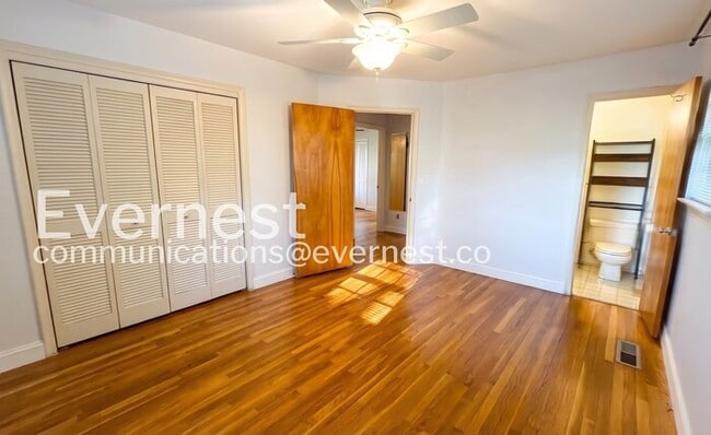 Building Photo - 5737 Garrett Dr